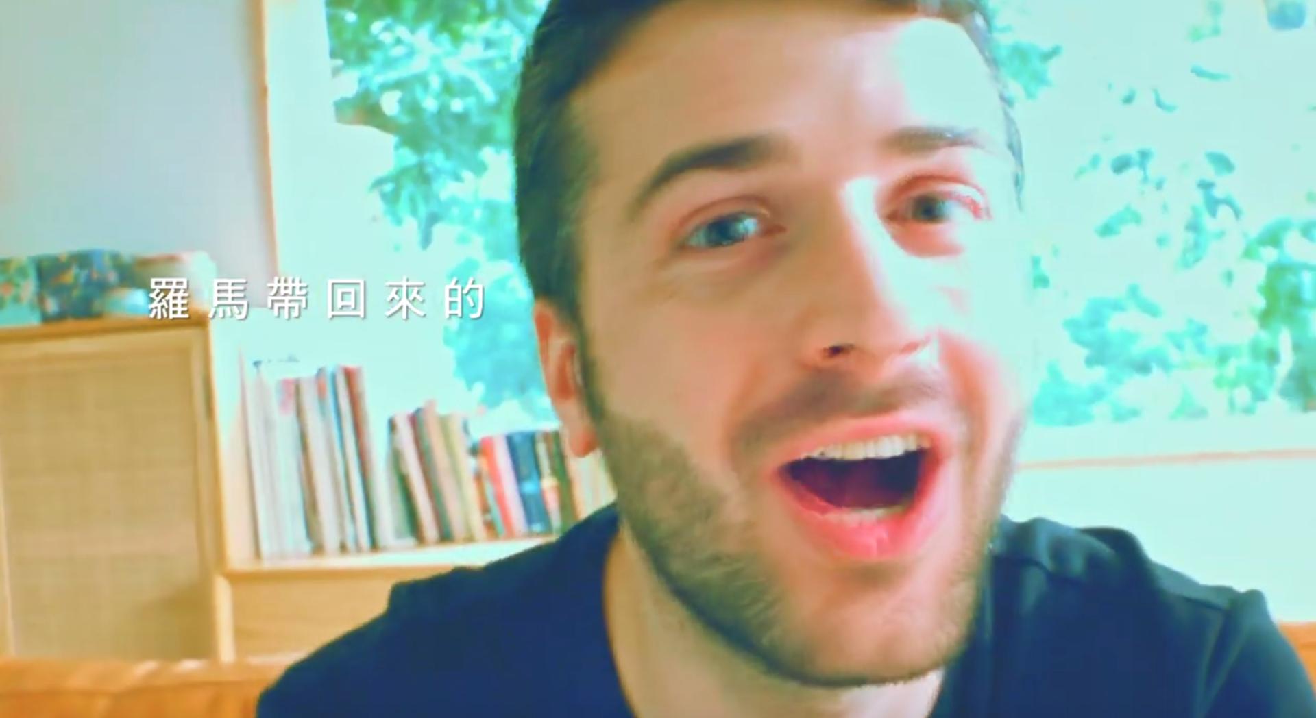 晒过曼谷阳光的小麦肌，走过罗马街头的水泡，皆是旅行的纪念品