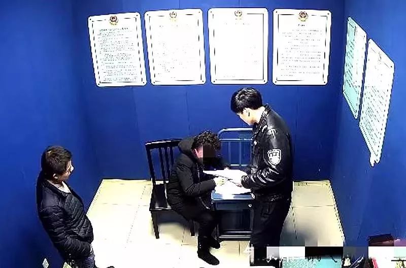 反诈有奖竞猜发放小礼品活动,反诈小课堂防骗小贴士