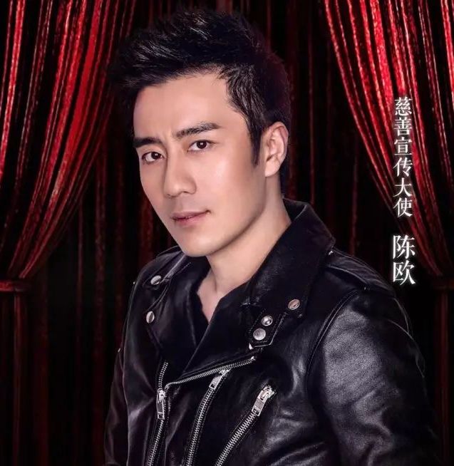 中国老板穿衣搭配冬装,当代老板的穿搭风格