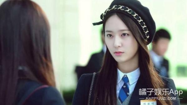 因为一张合照被郑氏姐妹粉丝群嘲的他，6年前还和阿娇交往过