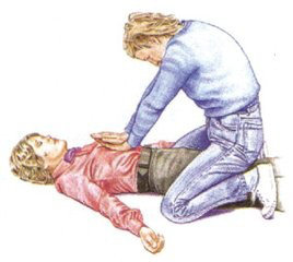 小孩被笔帽异物卡住急救方法,孩子误吞笔帽抢救视频