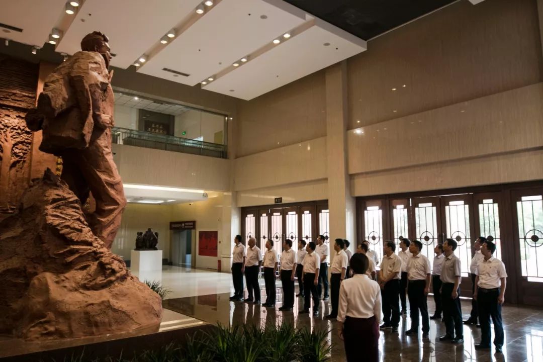 不忘初心牢记使命|集团公司*党**委中心组前往兰考接受红色教育