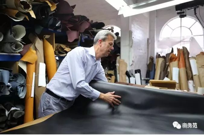 英国女王的鞋,英国女王加冕鞋子