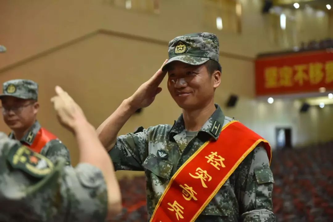 这个营长，真牛！