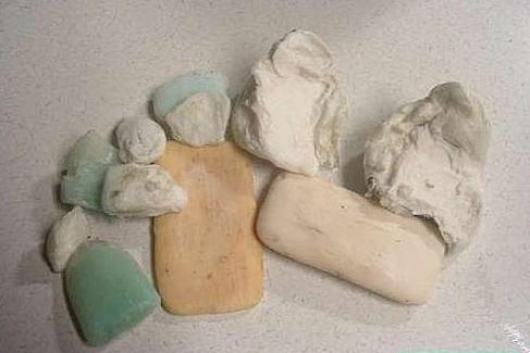 马桶清理黄渍小窍门,马桶用久了偏黄了怎么清洗