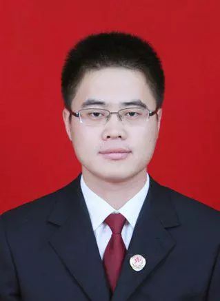 几个吸毒者在家里被抓怎么判,刑事案件抓获吸毒人员怎么处理