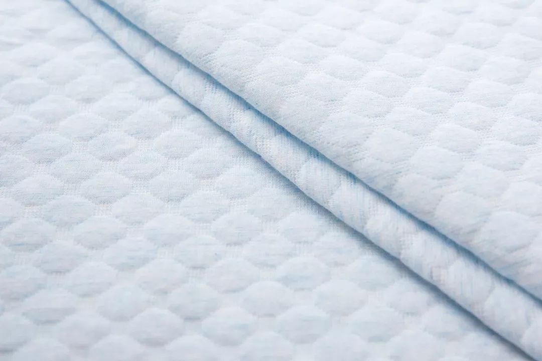 闪购|蚕丝被都能水洗了，还有什么理由不入一条呢？