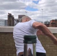 瓶盖挑战欧阳靖,赵文卓挑战3瓶盖的难度