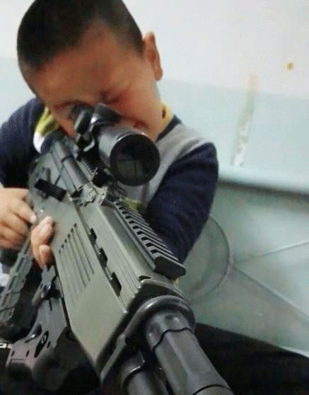 最危险的玩具一定要远离,90%家里都有这个危险玩具