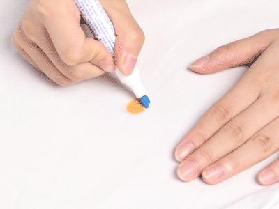 辣椒油弄到白色衣服上怎么去除,衣服滴上辣椒油酱汁怎么办