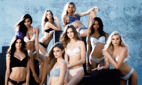 大胸妹根本不知道，平胸女的夏天有多野