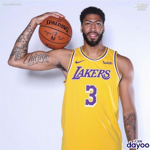 浓眉接过衣钵,浓眉戴维斯3号