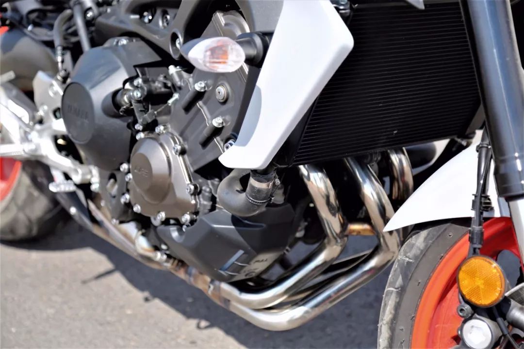 雅马哈mt-09试驾视频,试驾雅马哈MT-01