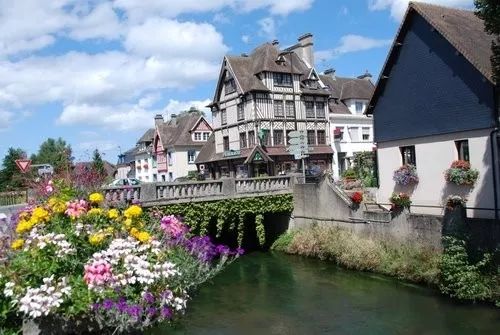 「旅游」“全民暑假”开启!想出去浪?看看法国人青睐的暑期旅行目的地吧