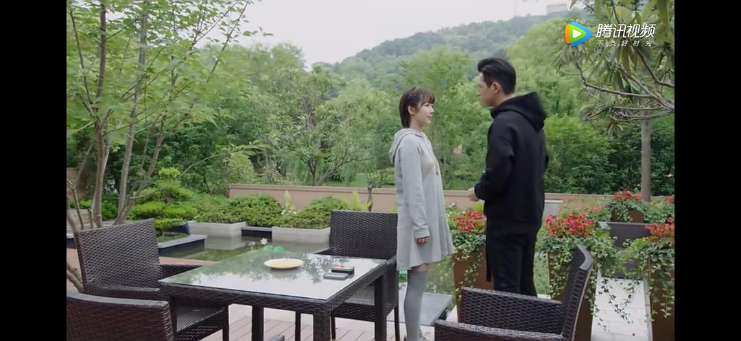 佟年造型,佟年的造型