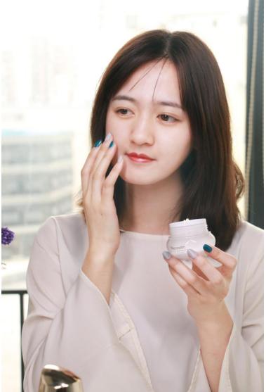 月入3k用什么护肤品,月薪三千用得起sk2神仙水吗