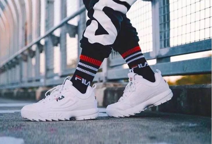 年入241亿，中国最强爆品制造机：这款国货让外国人疯狂排队，有什么秘密*器武**？