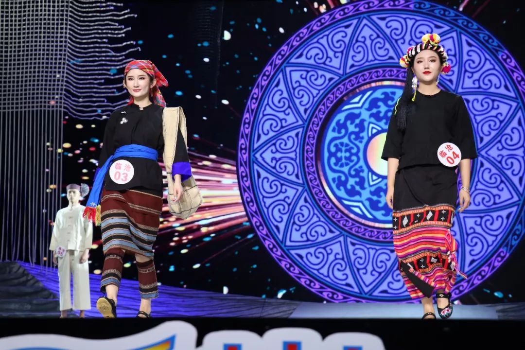 德宏五种少数民族服饰走秀音乐,云南少数民族服饰秀