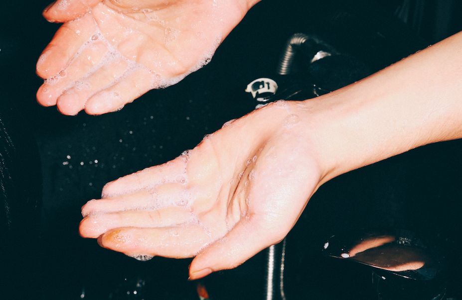 被虚假友情蒙蔽的“绿叶妹”，如今事业开挂反成“真公主”