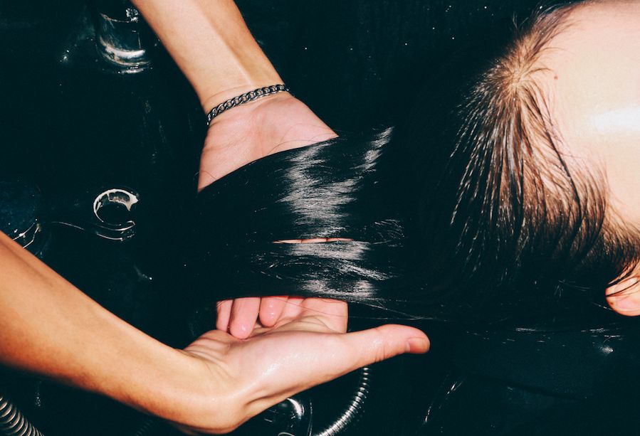 被虚假友情蒙蔽的“绿叶妹”，如今事业开挂反成“真公主”