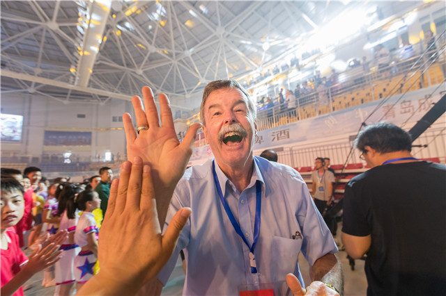 央视体育主持韩乔生,韩乔生解说世界拳王争霸赛