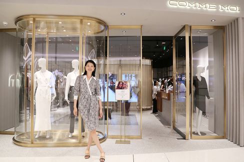 名创优品获墨西哥首富战略融资；京东开首家奢侈品护理实体店；钟书阁开进三四线城市|猫头鹰周报