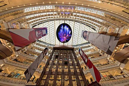 名创优品获墨西哥首富战略融资；京东开首家奢侈品护理实体店；钟书阁开进三四线城市|猫头鹰周报