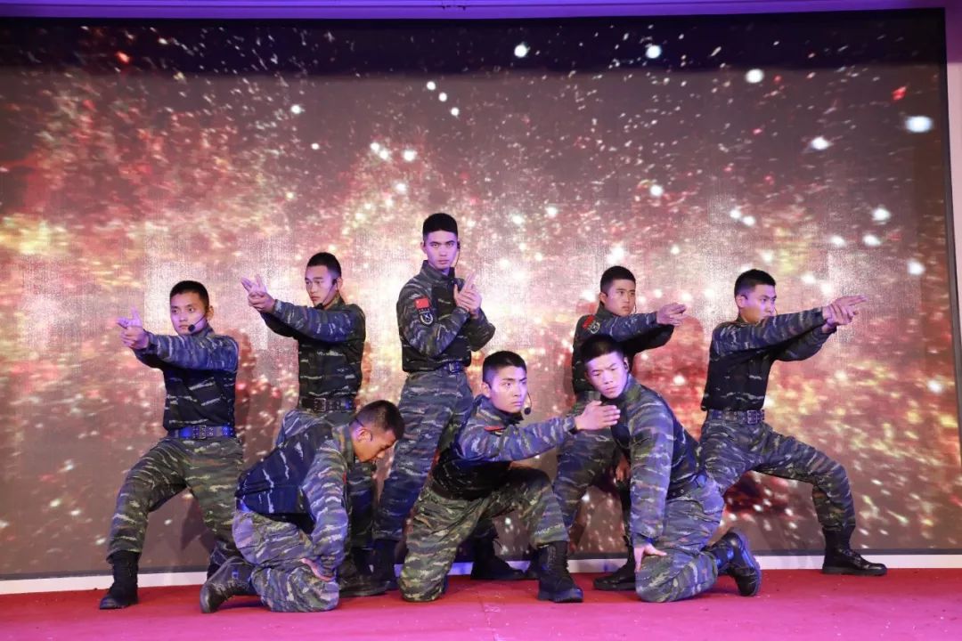 精彩不容错过广场舞36步,精彩表演不容错过