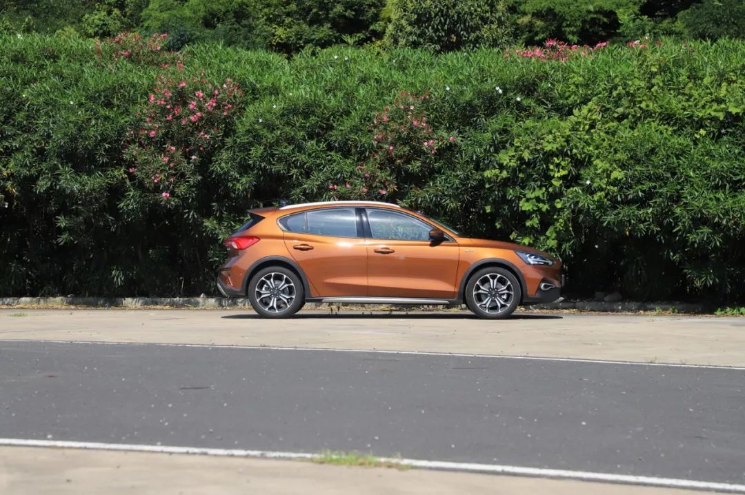 8挡自动变速跑多快最省油,福克斯active自动挡