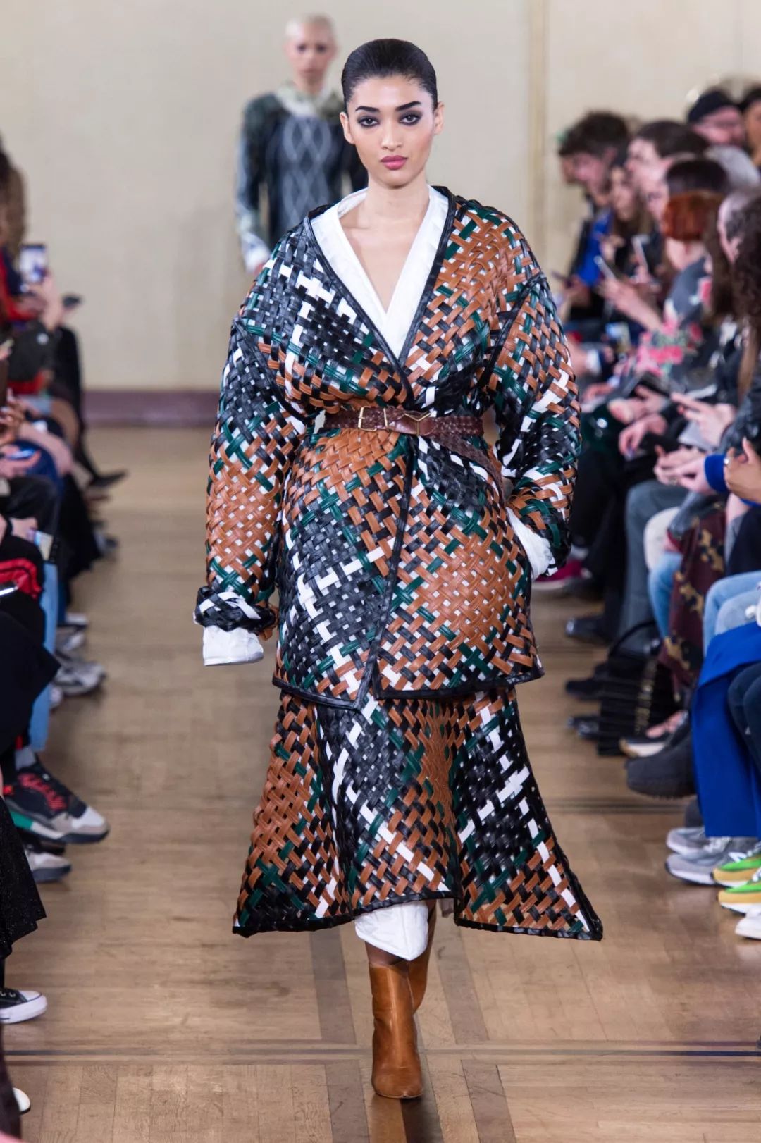 21年秋冬女装流行趋势,21年秋冬女装流行色