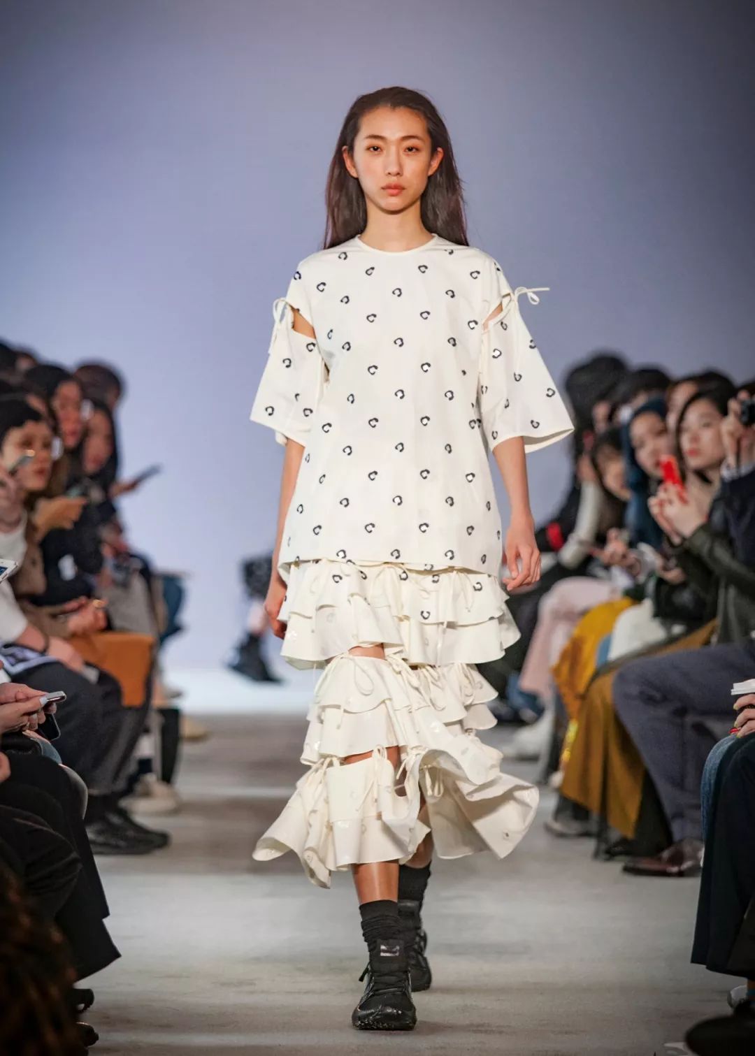 21年秋冬女装流行趋势,21年秋冬女装流行色