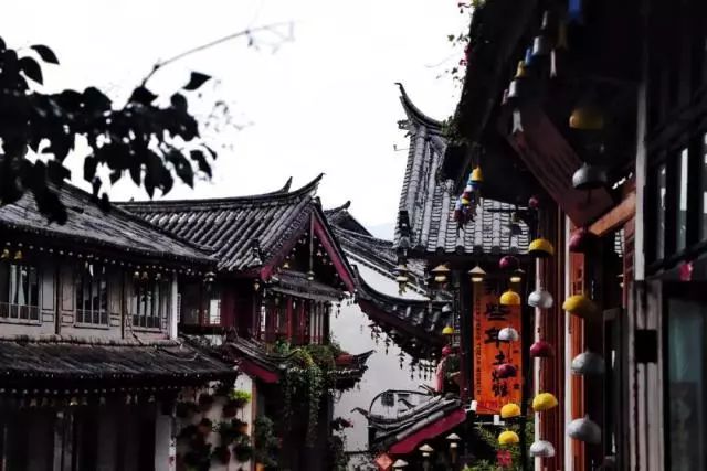 雨天丽江古城旅游攻略,来丽江看雨中的丽江古城