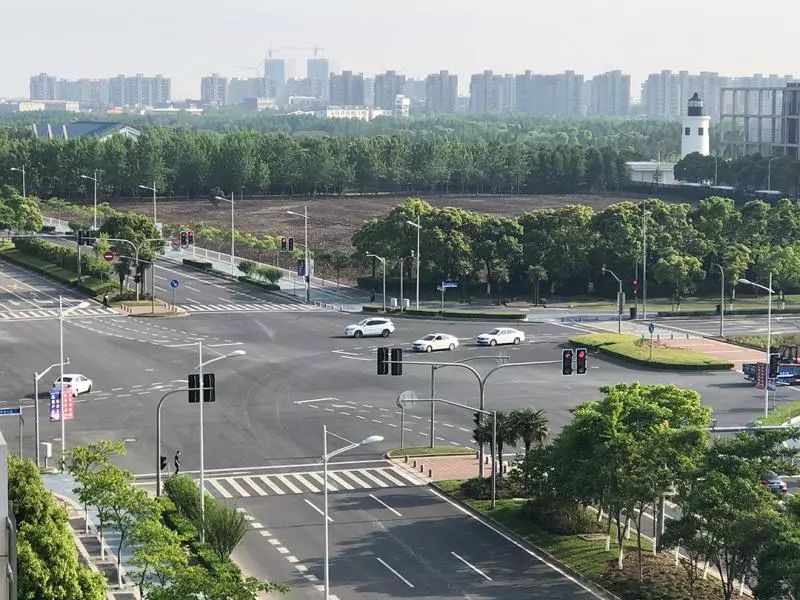 上海临港这波操作真牛：无人机巡查、交通仿真推演