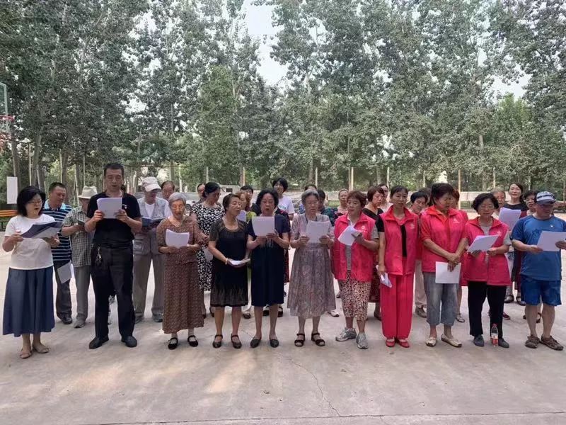 热闹过年绘画,社区组织的绘画活动