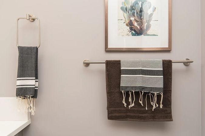 旧毛巾不要扔,旧毛巾别扔剪了放客厅省不少钱