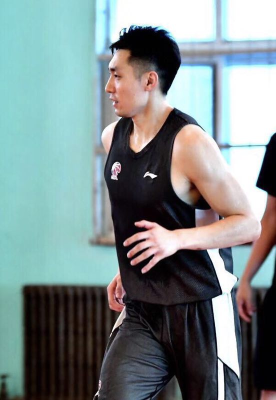 国信双星男篮官宣赵泰隆加盟球队，签下前魔术后卫格兰特正物色“第三外援”