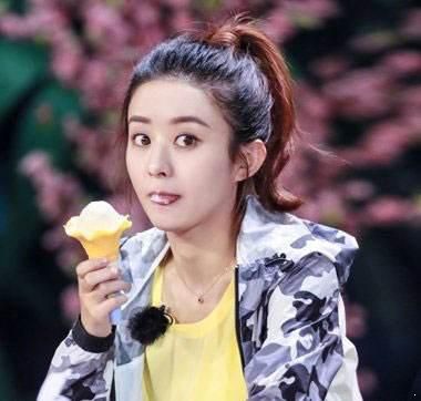 大圆脸超适合的发型既减龄又好看,圆脸适合什么样的发型显得有气质