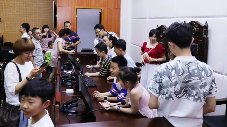 法治春风暖人心普法宣传正当时,法制宣传进乡村普法