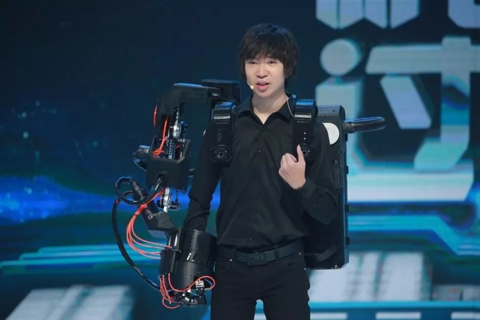 铁甲钢拳挑战双子星,铁甲钢拳挑战机器人