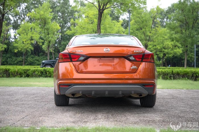 日产天籁舒适版适不适合跑专车,2021款东风日产天籁试驾视频