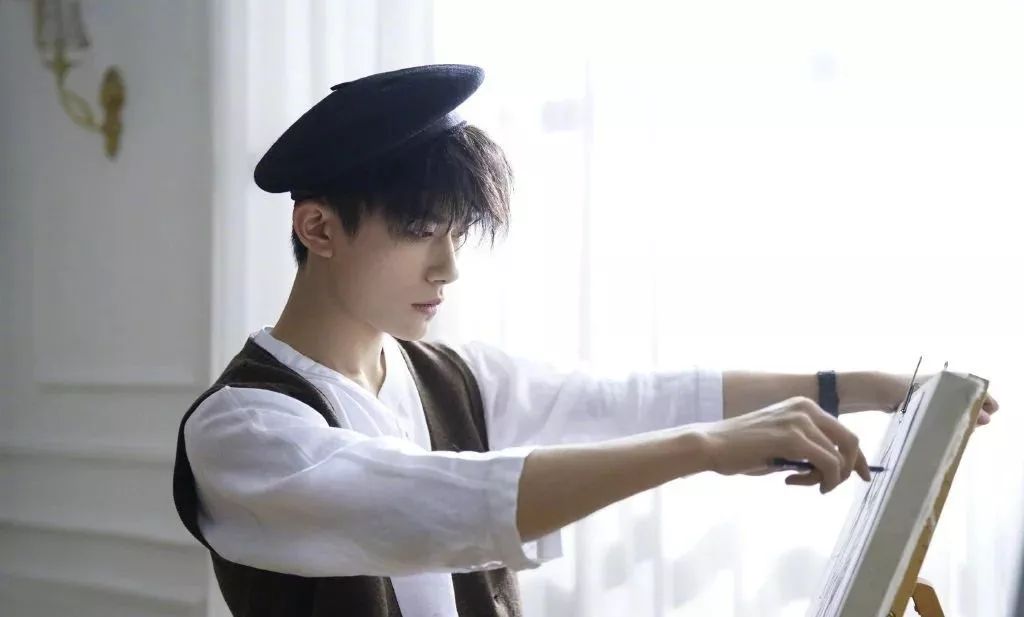 张艺兴与三星解约？！江疏影与施华洛世奇解约！杨幂刘雯明星代言与时尚品牌取消合作！难道又是第二批DG？