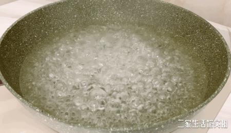 涂层不粘锅怎么开锅养锅,不粘锅的养锅方法