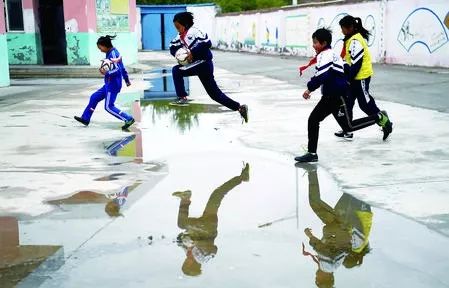 山区女孩足球梦,山里的足球梦是什么