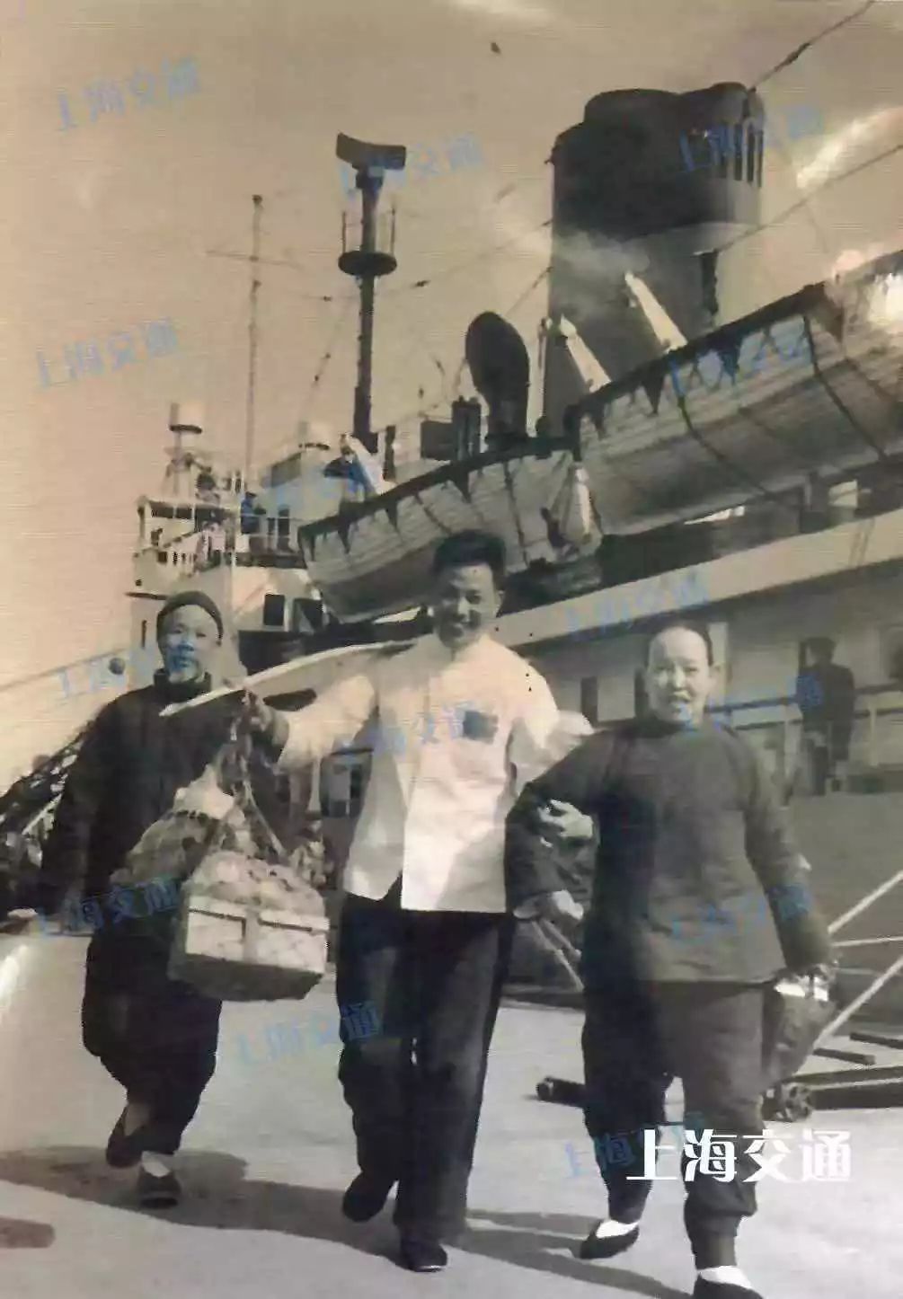 【壮丽70年】还记得你小时候乘过的客轮吗？听老劳模杨怀远为你揭开尘封数十年的小扁担故事