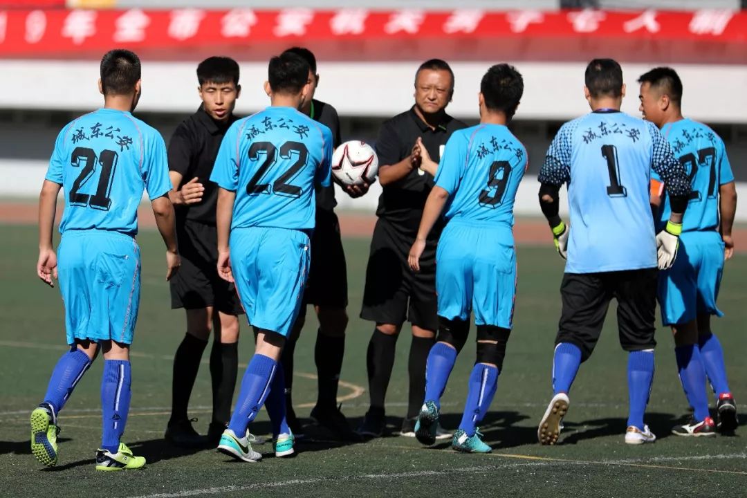 喜讯足球比赛冠军,喜报战报