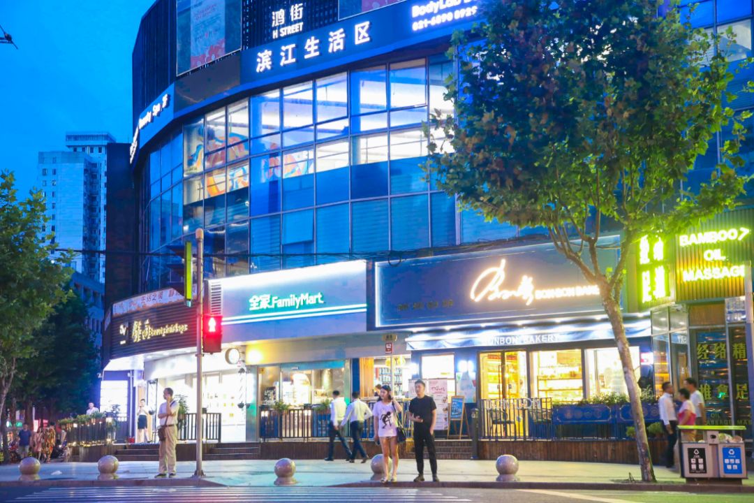 【居行】酒吧/轰趴/密室,陆家嘴隐藏的宝藏“后街”,约吗?