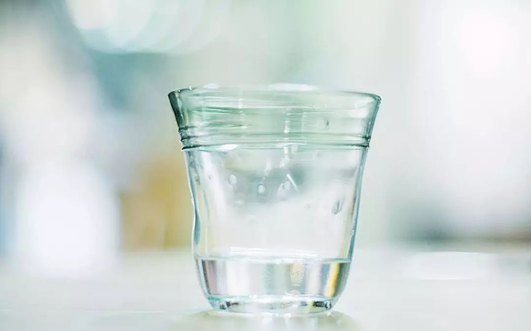 吞不下胶囊就拆开可以拆分吗,吃胶囊吃不下去可以把壳掰掉吃吗