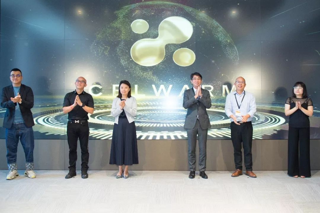 天猫品牌联合,亮点国际羽绒服旗舰店