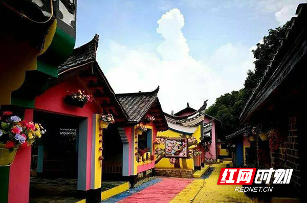 贫困村变网红打卡地,贫困村成网红村