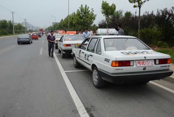 科三考试长时间不换挡,科三考试很难为何只练几天